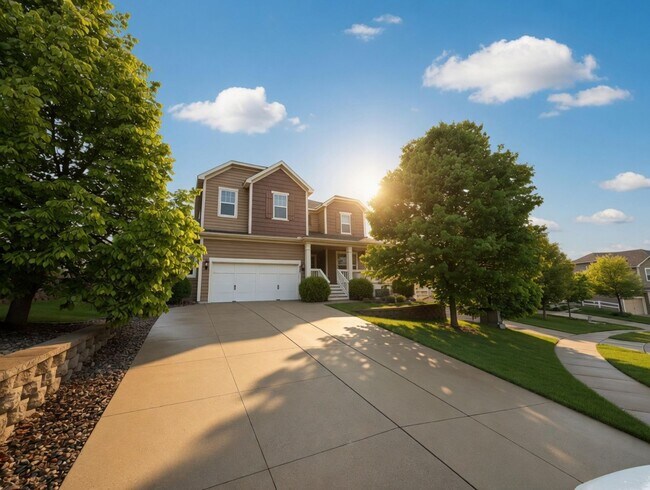 Photo - Beautiful 5bed 4bath Home, Nestled in a Prime Plymouth Neighborhood