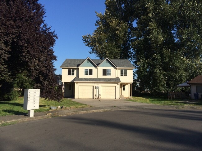 Building Photo - 1841 C Pl SE Rental
