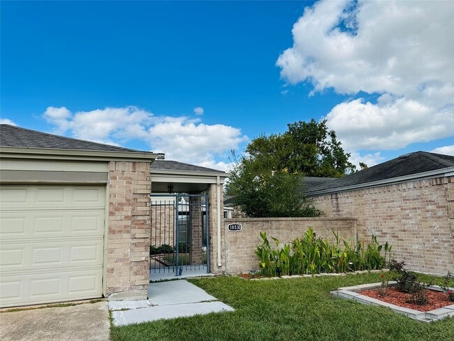 Photo - 18530 Meadows Way Dr