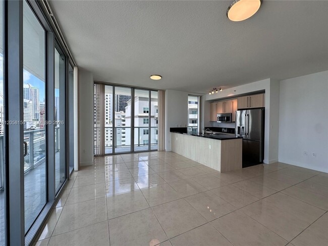 Photo - 1111 SW 1st Ave Unidad 1525-N
