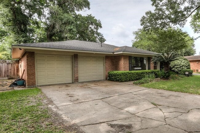 Photo - 6222 Lindyann Ln
