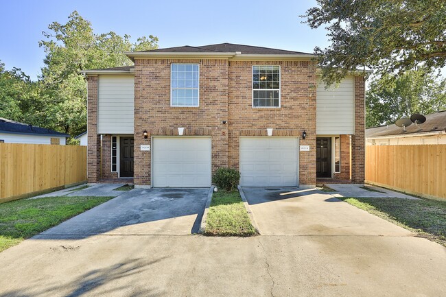 Building Photo - 4624 Larkspur St Rental