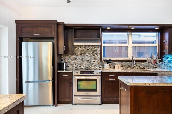 Photo - 7701 NE 8th Ave