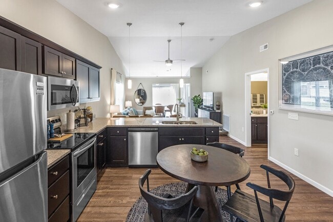 Photo - Redwood Greenwood