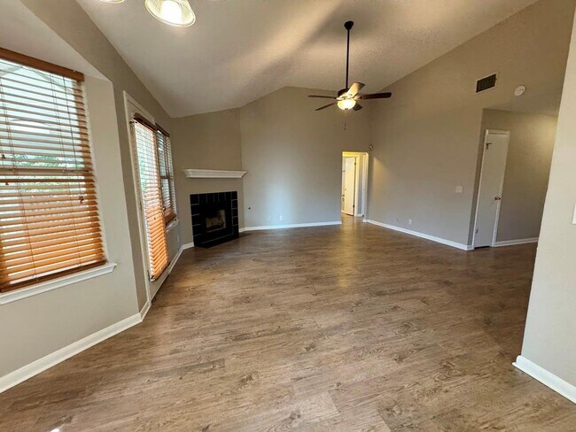 Photo - 219 Crystal Knoll Blvd