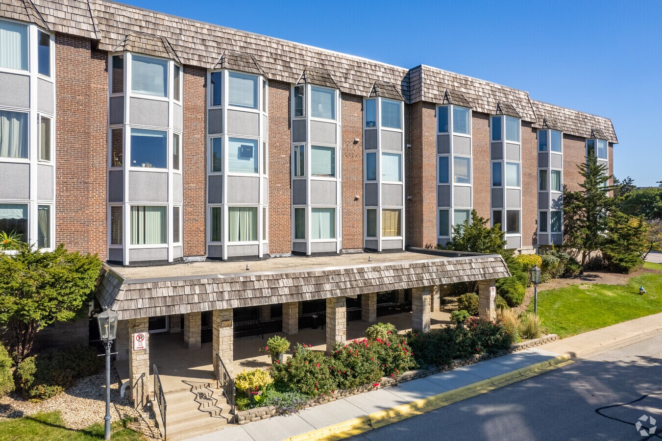 Photo - Bristol Courts Condo