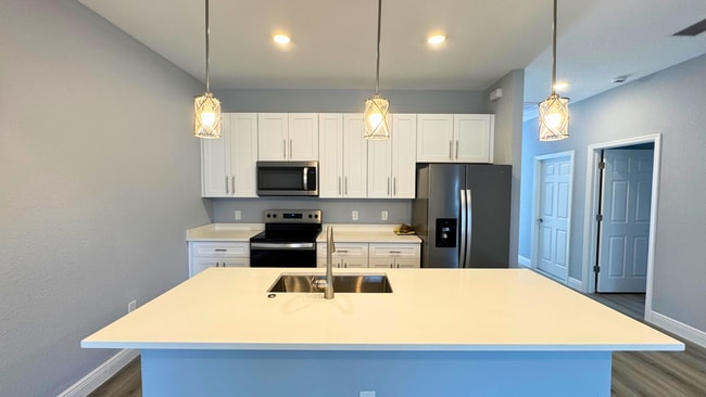 Photo - 702 Broadway Ave