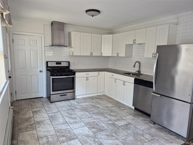 Building Photo - 27 Oakwood Dr