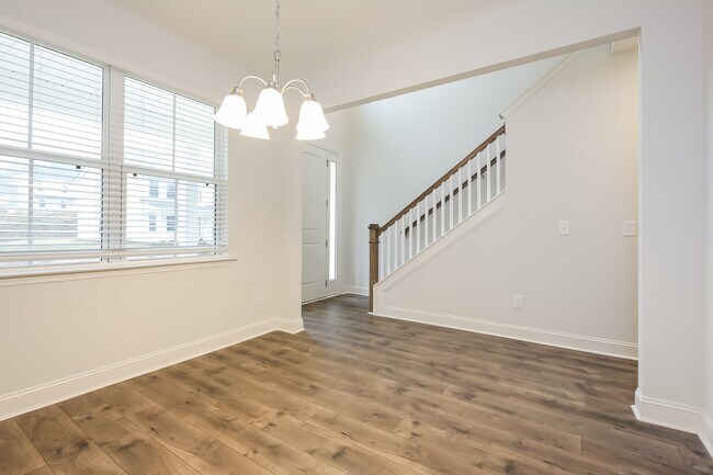 Photo - 124 Renwood Rd