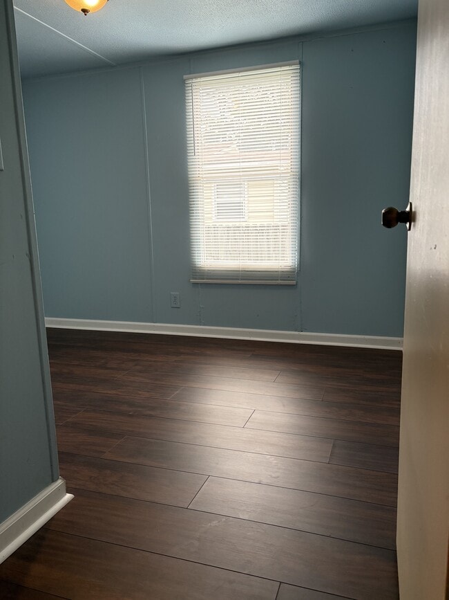 Photo - 908 Salters St