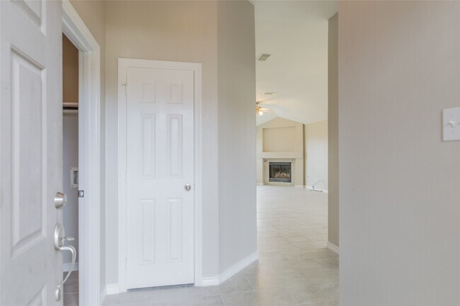 Photo - 2209 Highland Crossing Dr