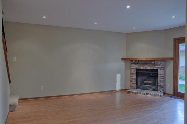 Building Photo - 4 125th LN NW Rental