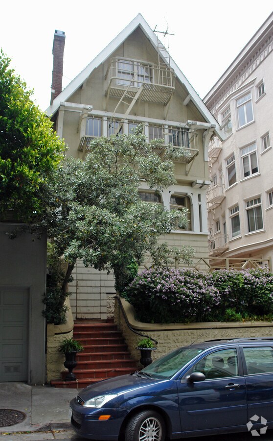 Photo - 7-19 Leroy Pl