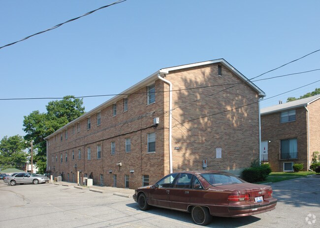 1444 Worthington St