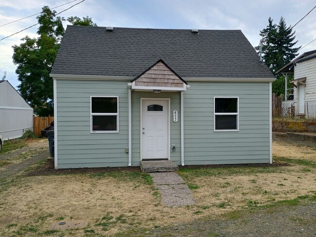 Charming Bremerton Home with Convenient Lo... - Charming Bremerton Home with Convenient Lo...