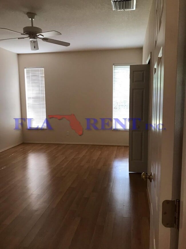Photo - 154 Peregrine Ct