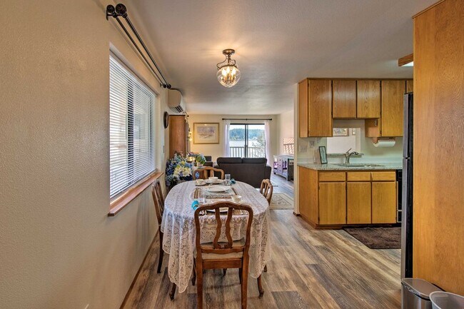 Photo - 3777 NE Bahia Vista Dr Unidad Seaside Cottage