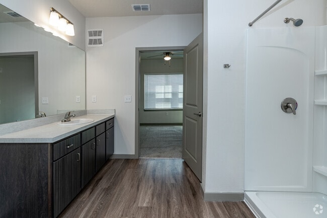2BR,2 BA -948SF-Bathroom