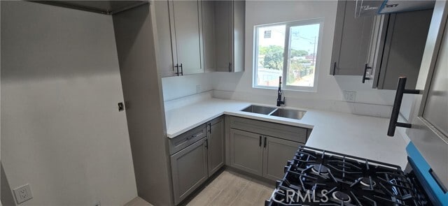 Photo - 833 E 92nd St