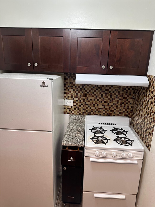 Photo - 3710 N Pine Grove Ave