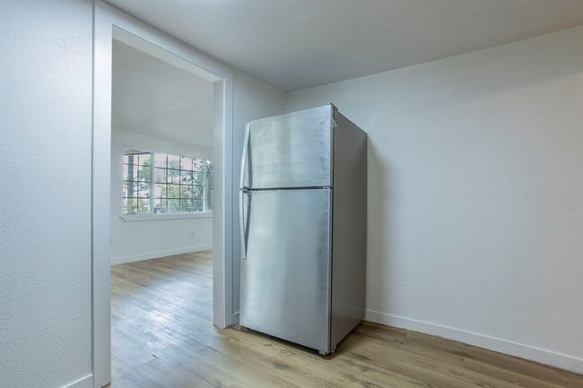 Photo - 5807 Mayo Dr