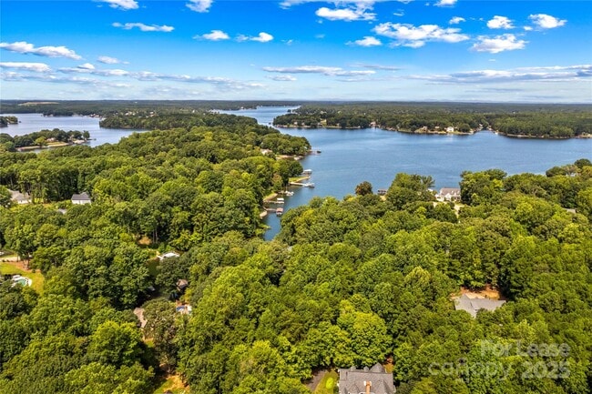 Photo - 709 Normandy Rd