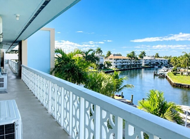 Building Photo - 455 Golden Isles Dr Unit 209