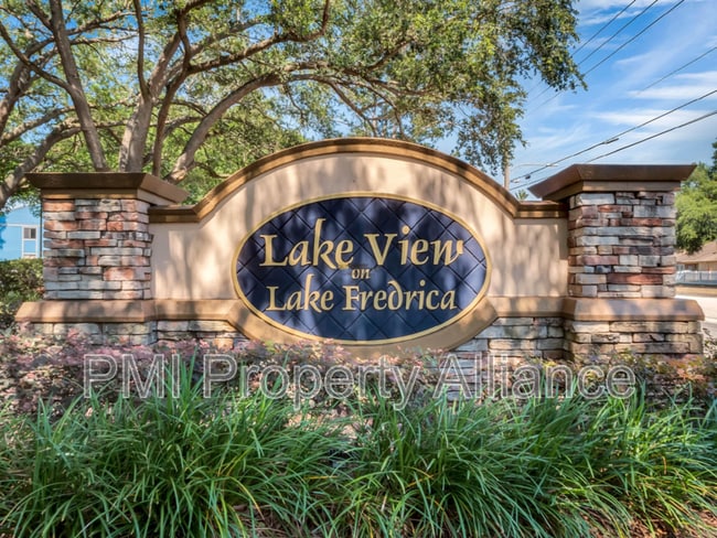 Photo - 2908 Oak Park Way