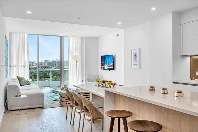 9201 E Bay Harbor Dr Unit PH809