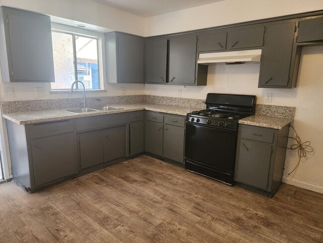 Photo - 107-109 Woodrow Ave. Unit B