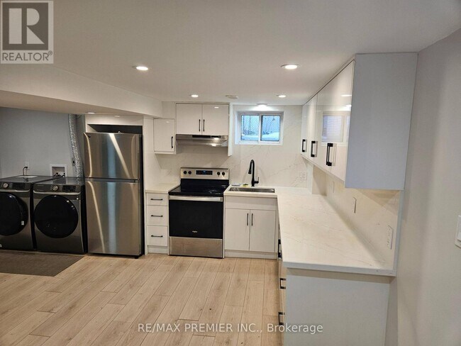 Photo - 2168 Denise Rd