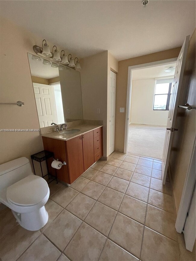 Photo - 888 Douglas Rd Unidad PH13 Rental