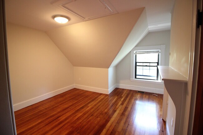 Photo - 65 Beech Glen St Unit 2