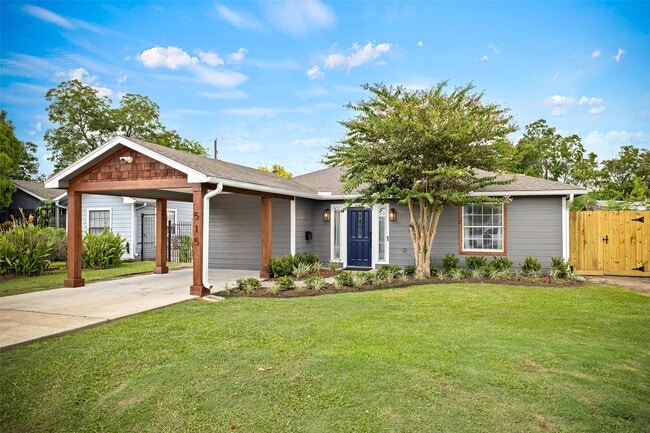 Photo - 515 Foxglove Ln