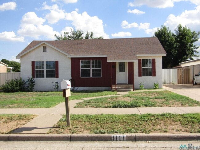 Building Photo - 1111 W Chisum Ave Rental