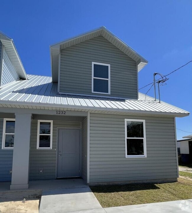 Building Photo - 1232 Grace Ave Rental