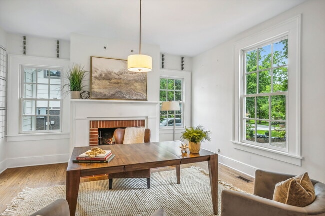 Photo - 2126 Sharondale Dr