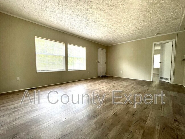 Photo - 327 Reavis Mountain Rd