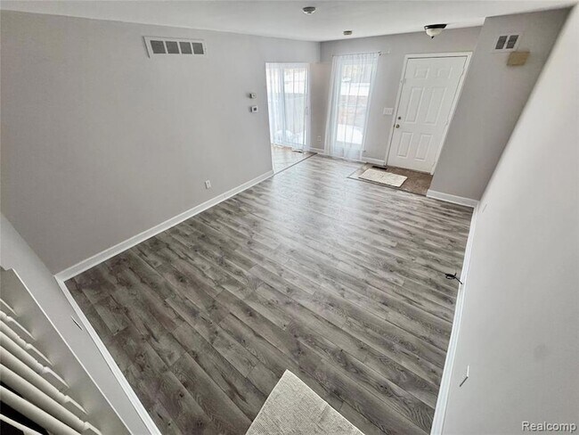 Photo - 41070 Southwind Dr