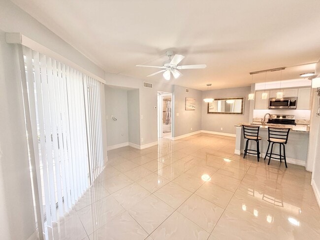 Photo - ** GRANADA LAKES ** 1 BED / 1 BATH CONDO - GREAT LOCATION - SMALL PET OK! - ANNUAL RENTAL