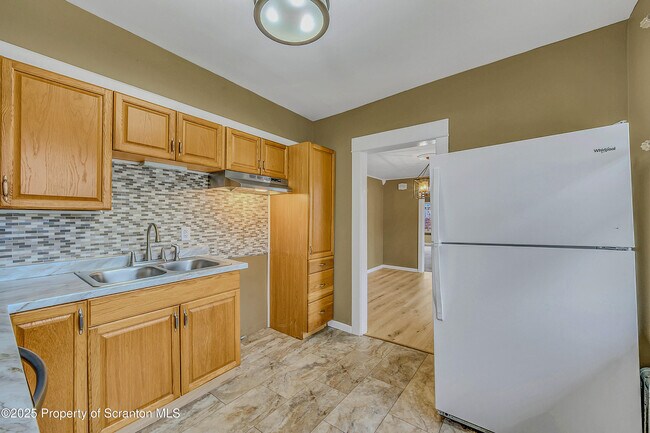 Photo - 1701 Green Ridge St