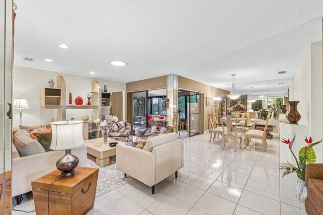 Photo - 5944 Forest Grove Dr