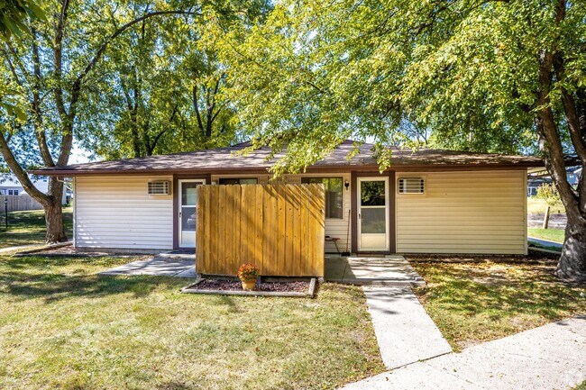 Photo - Brookside Apartments 317 SE Jacobs St, Gri...