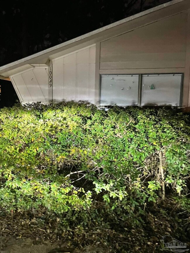 Photo - 10049 Hillview Rd