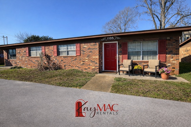 Building Photo - 1105 6th St