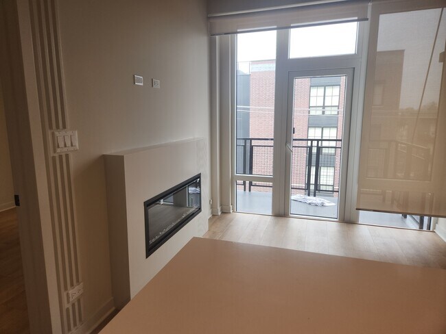 Photo - 1050 W Cornelia Ave Unidad 2