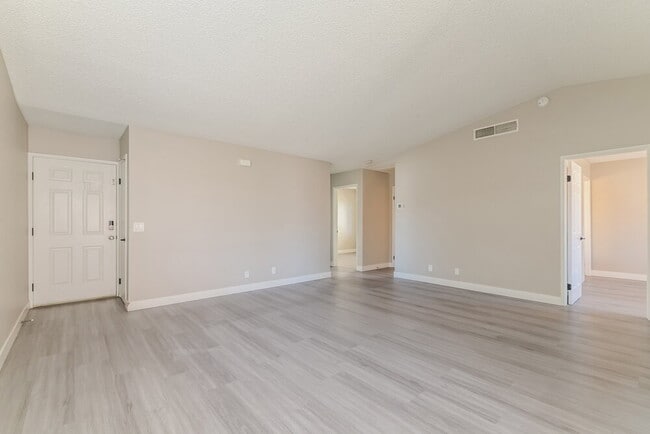 Photo - 597 Jackson Dr