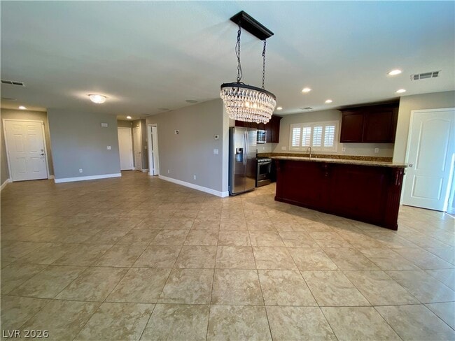 Photo - 920 Lord Crewe St