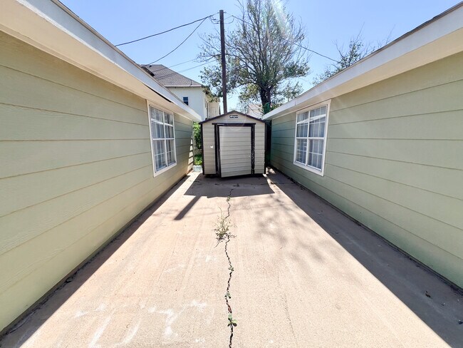 Photo - 902 Scurry St Unidad H