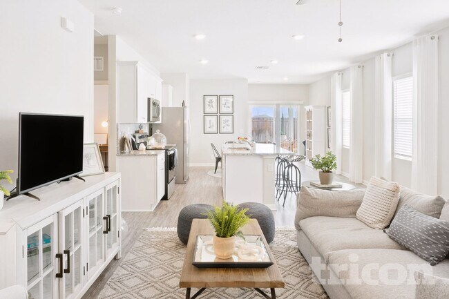 Photo - 14303 Palm Ridge